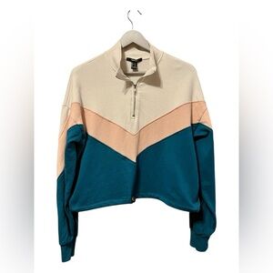 Forever 21 Colorblock Crop Sweatshirt – Size Small